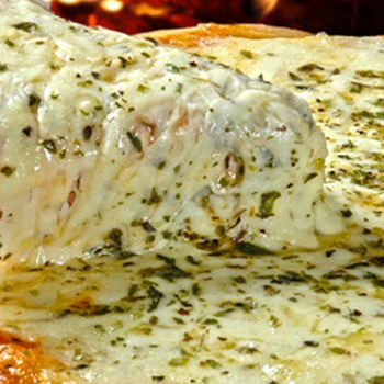 Molho, Mussarela, Catupiry, Gorgonzola, Parmesão, Provolone e Orégano